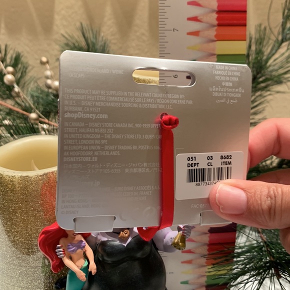 🎄Disney The Little Mermaid Ursula & Ariel Sketchbook Ornament plays music NWT - Picture 7 of 7